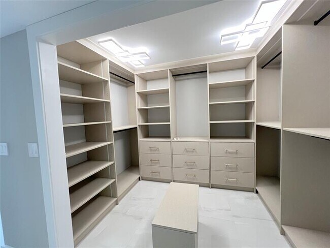 Building Photo - 3410 Galt Ocean Dr