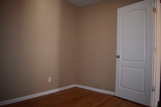 Building Photo - Beautiful spacious home in Waynesville