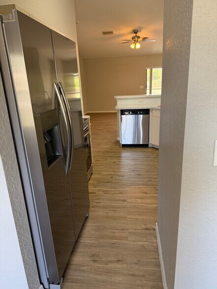 Building Photo - 1055 Bismarck Rd