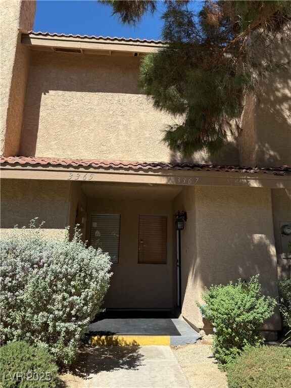 Building Photo - 3367 Reka St