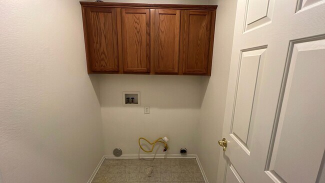 Building Photo - West Lancaster Home