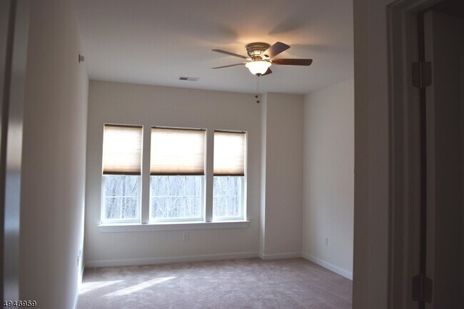 Building Photo - 229 Parkview Ln