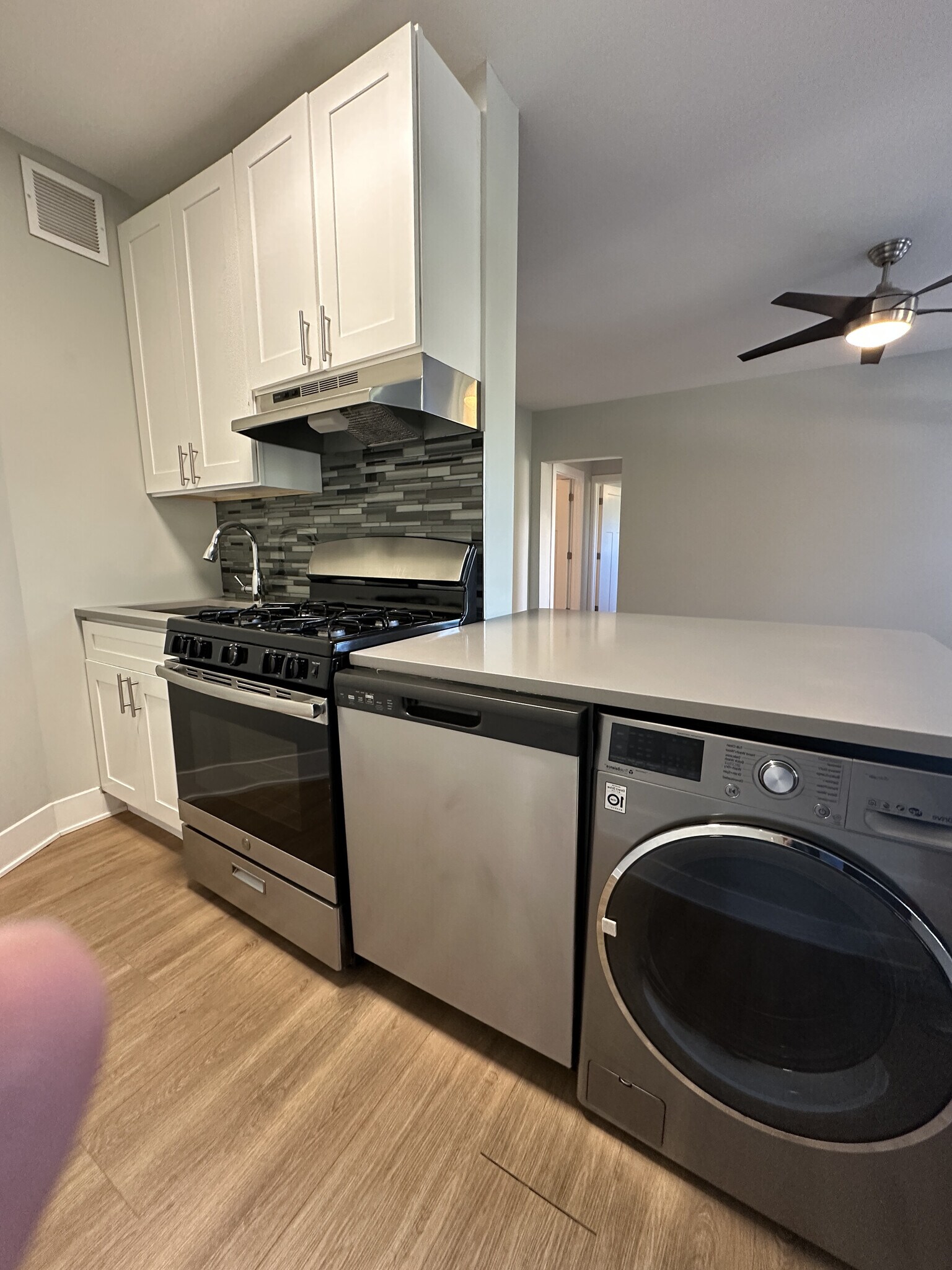 Building Photo - 730 Judson Ave