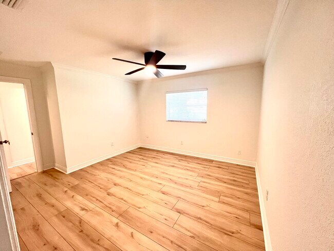 Building Photo - 9400 Listow Terrace