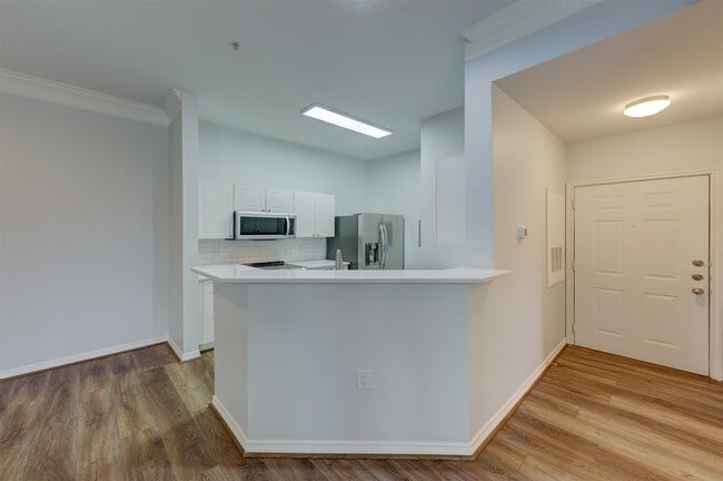 Building Photo - 3045 Marina Bay Dr