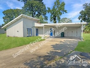 Building Photo - 515 Devon Dr