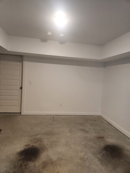 Building Photo - 1719 13th Ct S