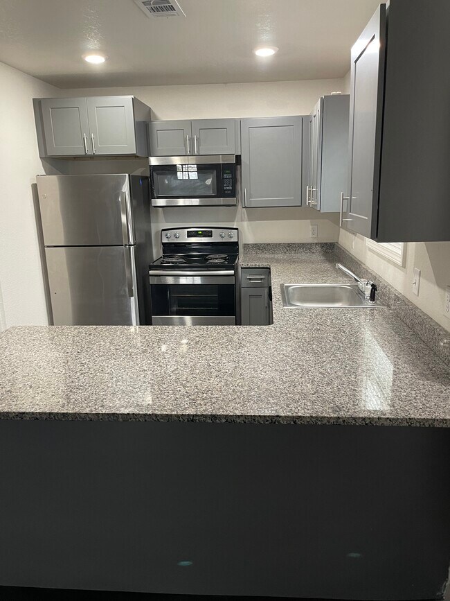 Building Photo - 5317 E Nettleton Ave