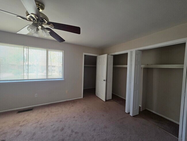 Building Photo - 2529 Cottonwood Ct