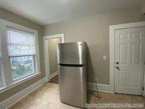 Building Photo - 186 Bowdoin St