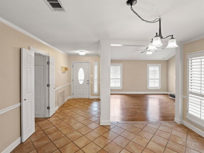 Building Photo - 6109 Grass Hollow
