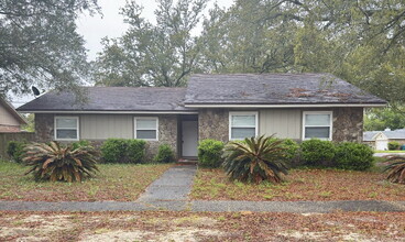 Building Photo - 717 Clark Dr