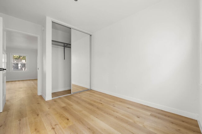 Building Photo - 5846.5 W 88th St