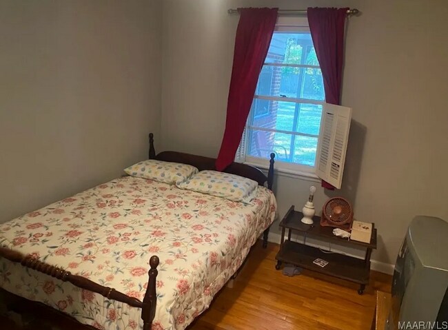 Building Photo - 1394 Avalon Ln