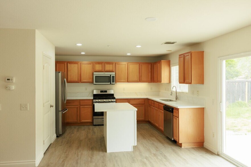 Building Photo - 18415 Whitewater Way