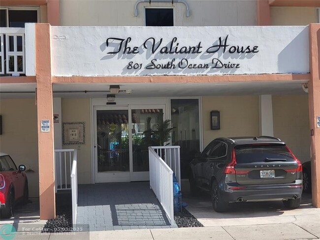 Building Photo - 801 S Ocean Dr