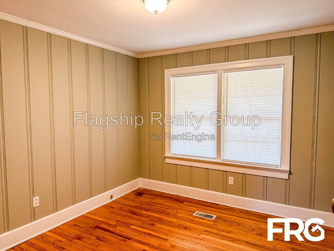 Building Photo - 613 Pittman St