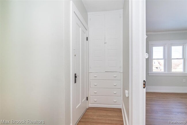 Building Photo - 3266 Collingwood St