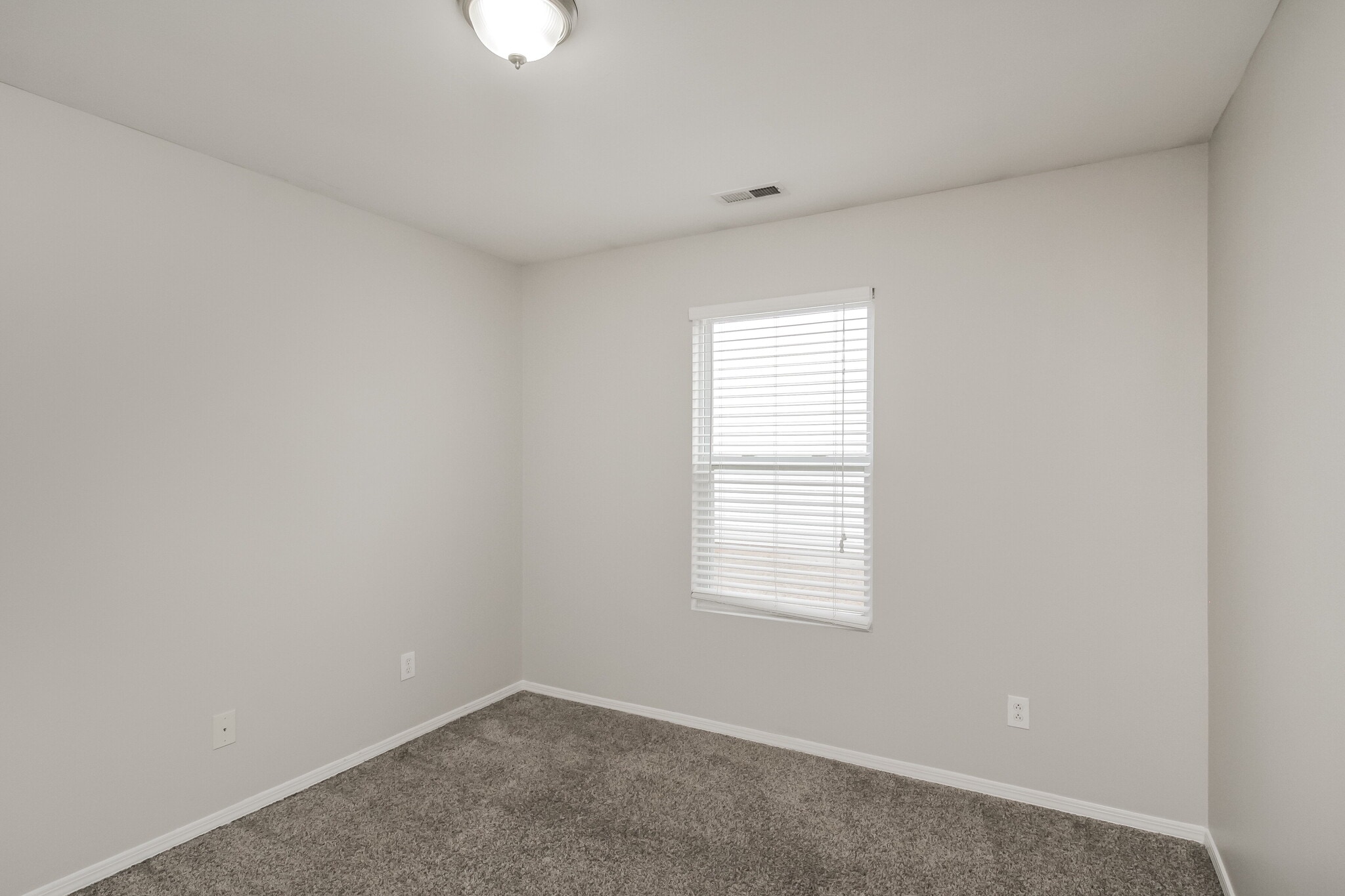 Building Photo - 8145 Rosberg Ln