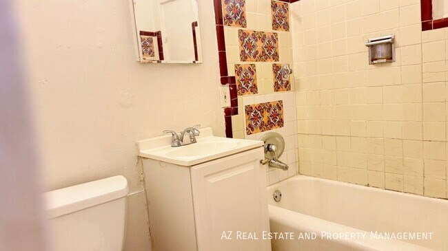 Building Photo - 1505 N 15th Ave