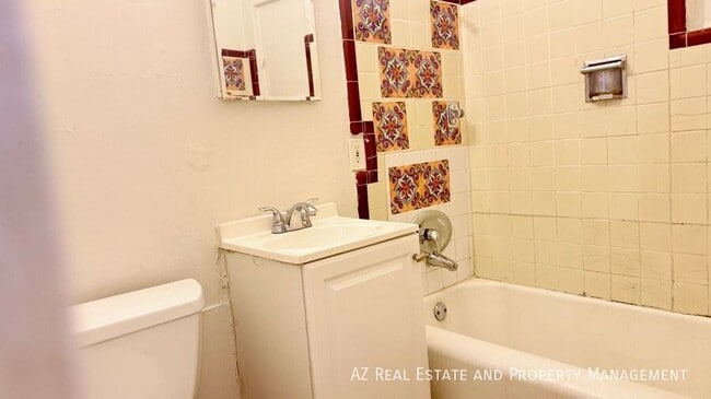 Building Photo - 1509 N 15th Ave