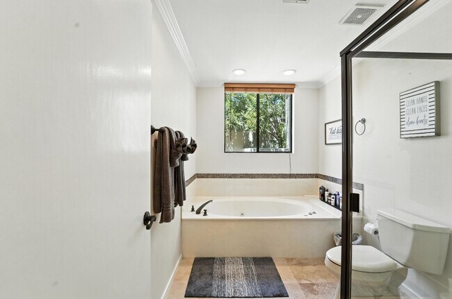 Building Photo - Furnished 2-Bed, 2-Bath Condo in Gainey Ranch