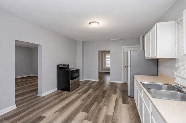 Building Photo - 1051 N Mount Street