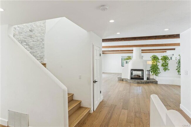 Building Photo - 25650 Timpangos Dr