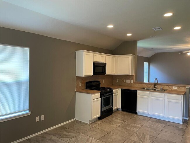 Building Photo - 14019 Concord Meadow Ln