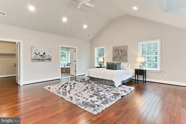 Building Photo - 6526 Dearborn Dr