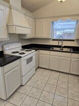 Building Photo - 630 S Dfw Dr