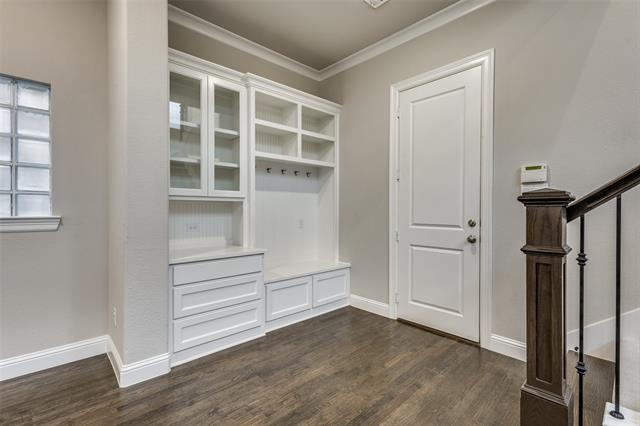 Building Photo - 7304 Van Tuyl Pkwy