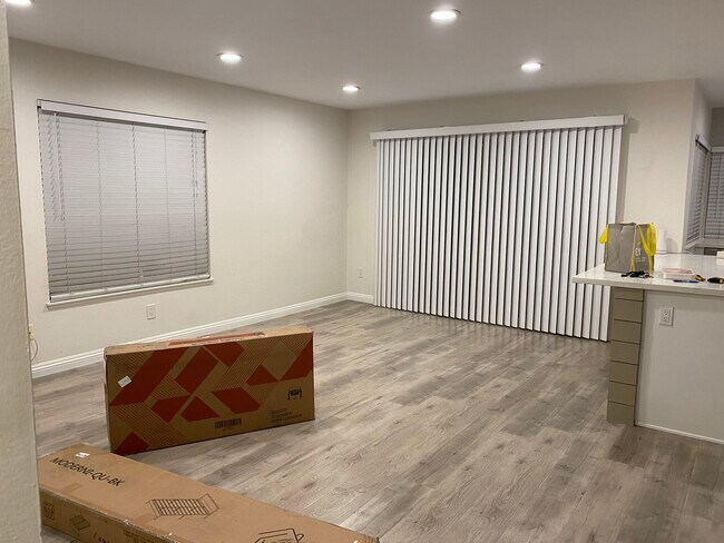 Building Photo - 16872 Cod Cir