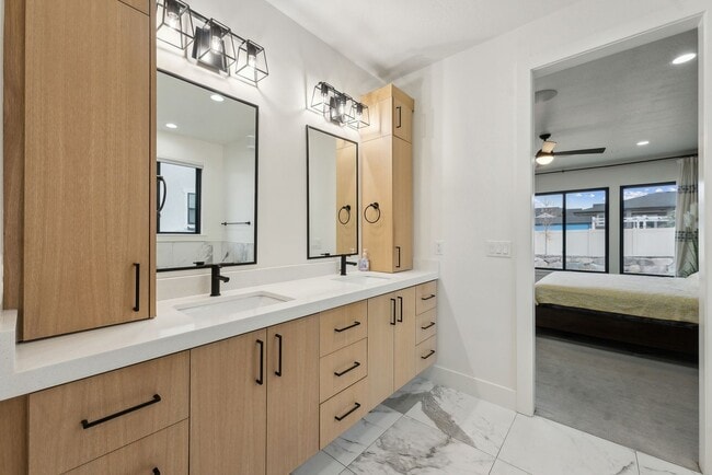 Building Photo - Stunning Single Family Home In Beautiful N...