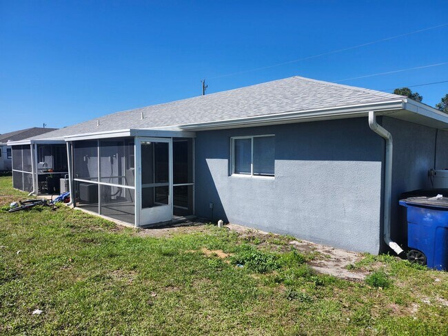 Building Photo - 217-219 Hightower Ave S