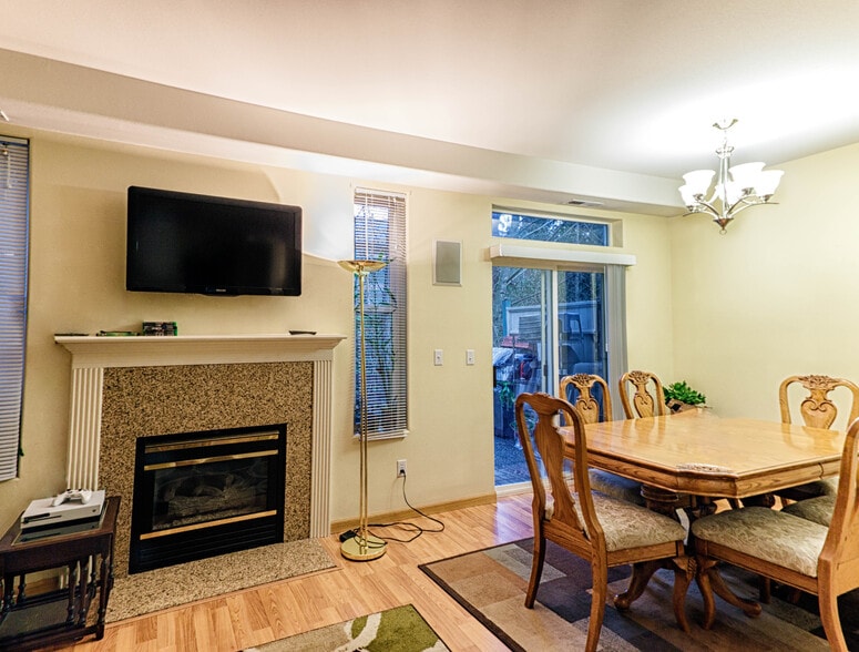 Building Photo - 5107 176th St SW #B