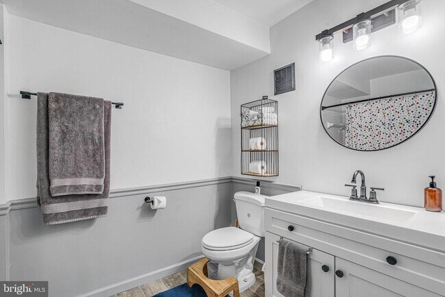 Building Photo - 7501 Calderon Ct