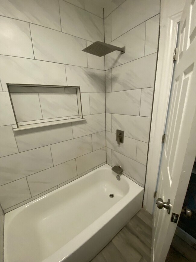 Building Photo - Charming 3-Bedroom Home | Updated Kitchen | Shared Laundry