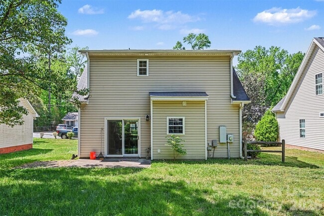 Building Photo - 1706 Dallas Ave