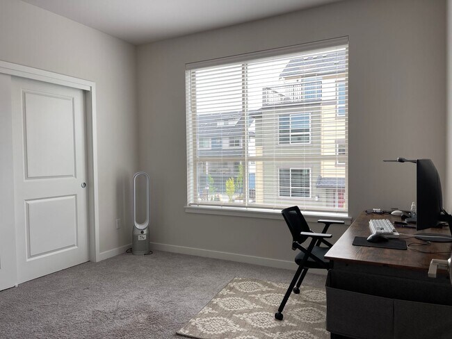 Building Photo - CLICK "REQUEST A TOUR" NOW!