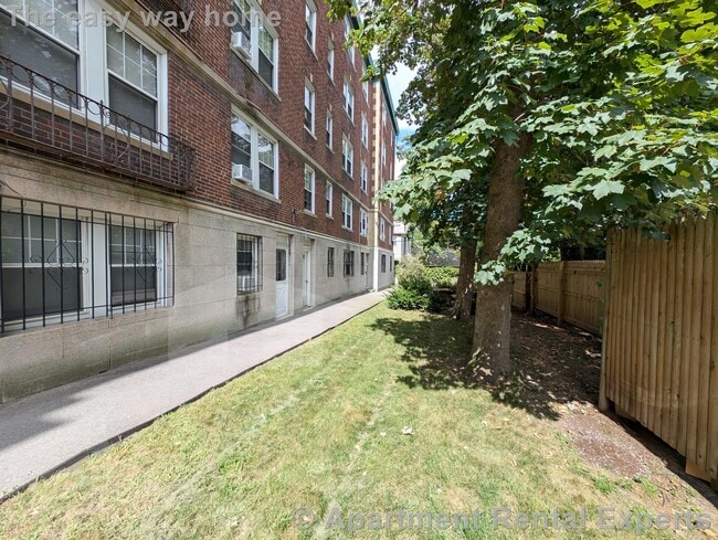 Building Photo - 155 Summer St