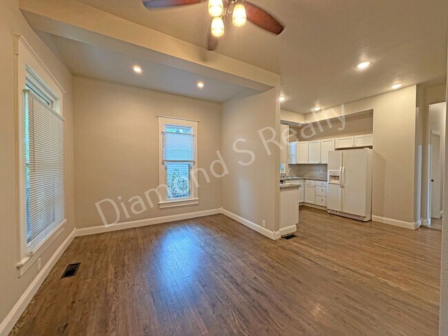 Building Photo - Beautifully Updated 4 Bedroom Home Available Now