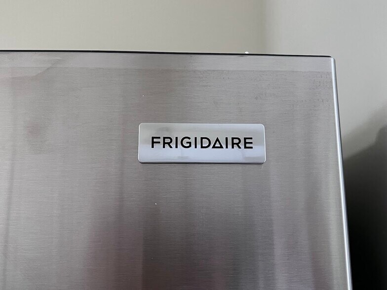 Building Photo - 425 Ohio Ave