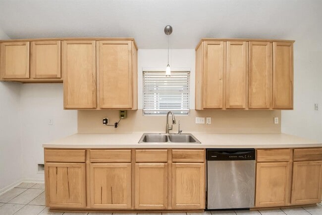 Building Photo - 21630 Live Oaks Spring Dr