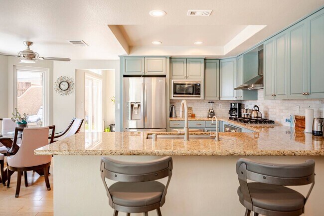 Building Photo - 8169 Sedona Sunrise Dr