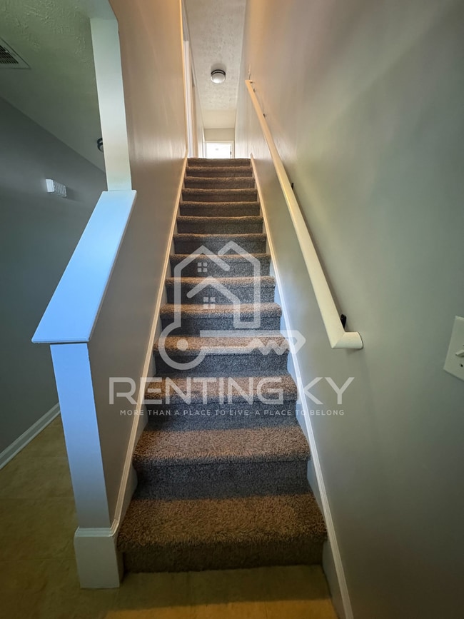 Building Photo - 2-Bed, 1.5-Bath Duplex/Townhome with Garage!
