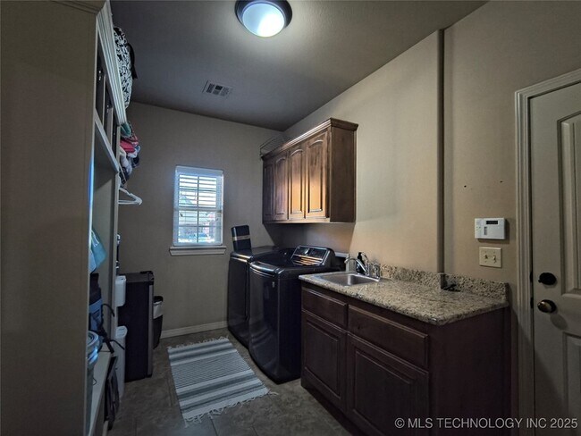 Building Photo - 4724 S 168th E Ave