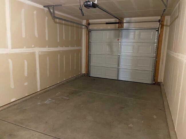 Building Photo - 2378 S Knights Way