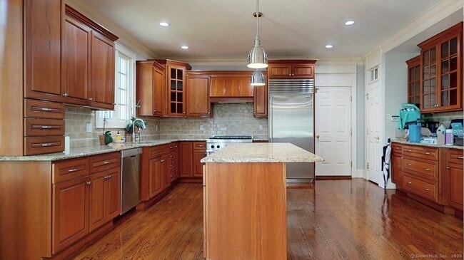 Building Photo - 59 Crescent Rd