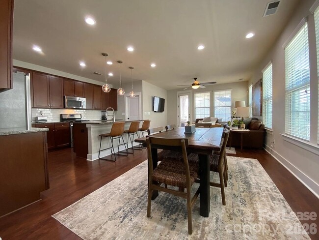 Building Photo - 2410 Woodward Ave